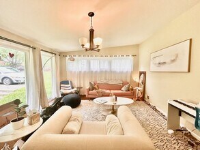 1710 Tweed St in Rockville, MD - Building Photo - Building Photo
