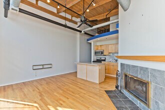 2210 W Wabansia Ave in Chicago, IL - Building Photo - Building Photo