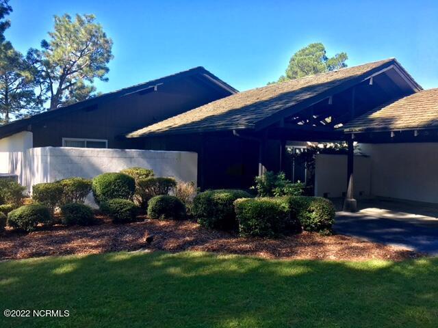 270 McKenzie Rd W in Pinehurst, NC - Foto de edificio - Building Photo