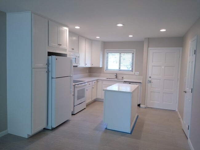 property at 1616 Forestdale Dr