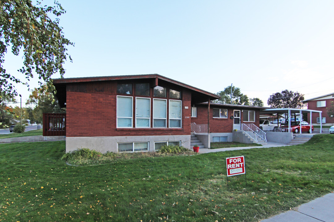 2268 W 5600 S in Roy, UT - Foto de edificio