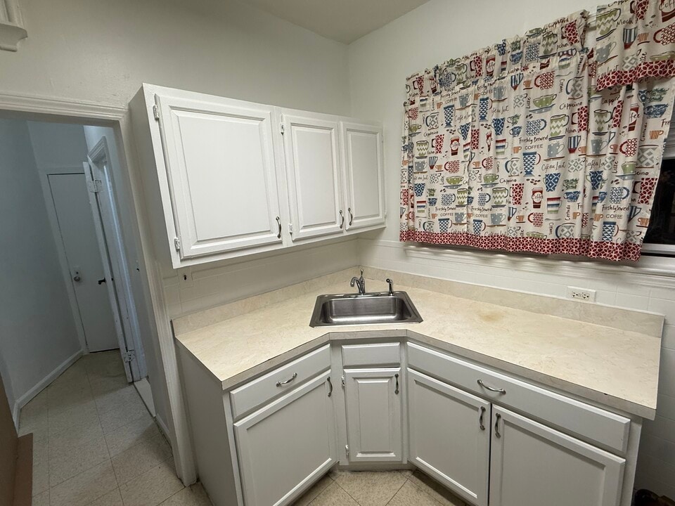 22 Sherwood Ave, Unit 2 in Yonkers, NY - Building Photo