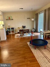8-8-z-8 Avon Dr in East Windsor, NJ - Building Photo - Building Photo