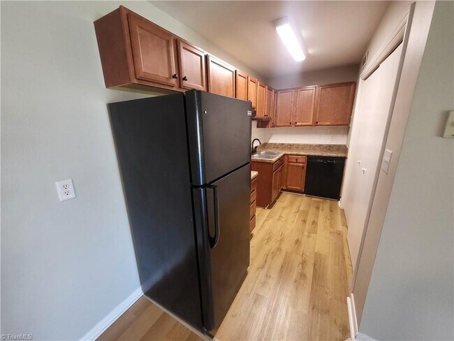 2819 North O.Henry Boulevard in Greensboro, NC - Building Photo - Building Photo