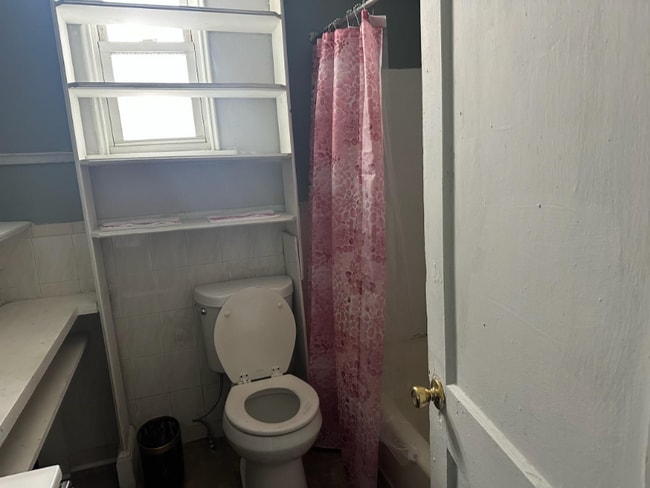 2115 W Fayette St in Baltimore, MD - Building Photo - Building Photo
