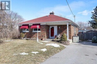 409 Peel St in Whitby, ON - Building Photo