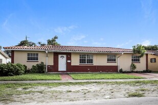 1840 NW 121st St in Miami, FL - Building Photo
