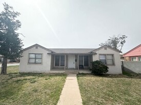 1301 N Colorado St in Midland, TX - Building Photo