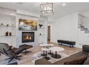 1032 Gardner St E in Wayzata, MN - Building Photo - Building Photo