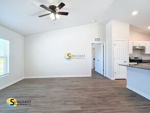 22 Tropicana Parkway W in Cape Coral, FL - Foto de edificio - Building Photo