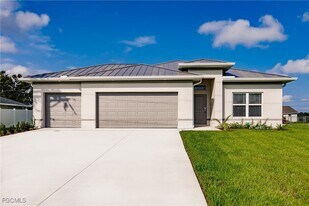 2212 NE Juanita Pl in Cape Coral, FL - Building Photo