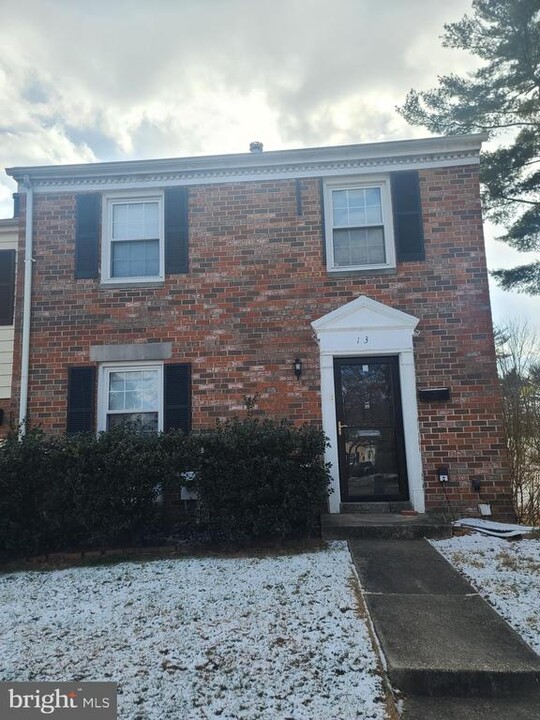 13 Midline Ct in Gaithersburg, MD - Building Photo