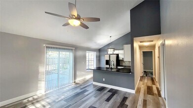3613 Sammy Ct in Palm Harbor, FL - Building Photo - Building Photo