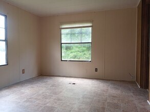86 Macadamia Dr in Laurens, SC - Building Photo - Building Photo