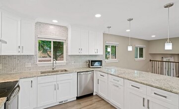 13777 W Asbury Cir in Lakewood, CO - Building Photo - Building Photo