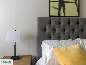 18101 Point Lookout Dr in Houston, TX - Building Photo - Building Photo