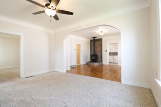 12281 WCR in Eaton, CO - Building Photo - Building Photo