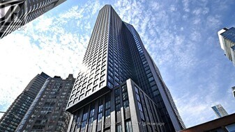 8 Wellesley St W in Toronto, ON - Building Photo