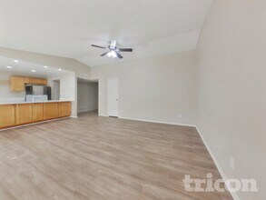 13601 N 41st St in Phoenix, AZ - Building Photo - Building Photo