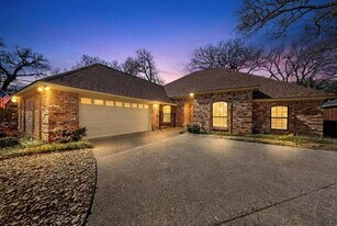 1505 Boundbrook Ln in Irving, TX - Building Photo
