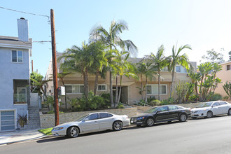 962 Granville Ave in Los Angeles, CA - Building Photo - Building Photo