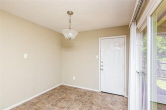 6407 Woods Edge Dr in Arlington, TX - Building Photo - Building Photo
