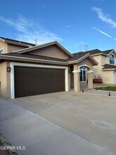 12253 Holy Springs Ct in El Paso, TX - Foto de edificio - Building Photo