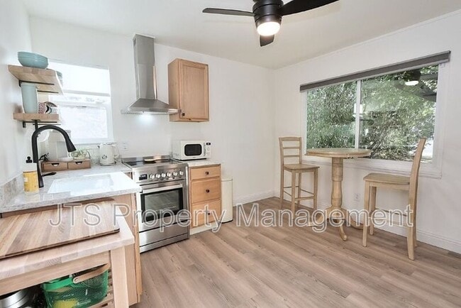 6906 Pin Oak Ct in Fair Oaks, CA - Building Photo - Building Photo