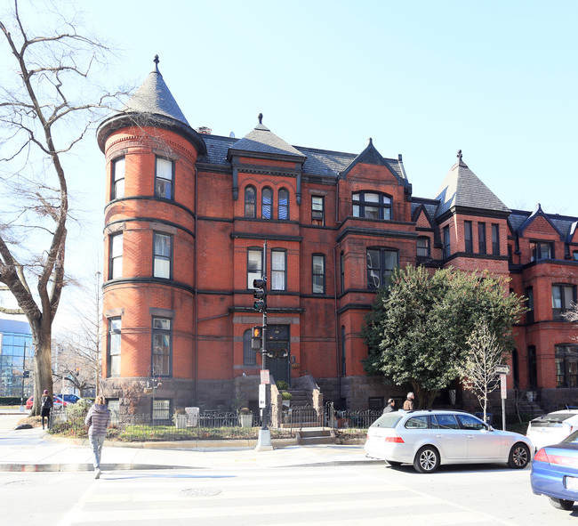 1000 22nd St NW in Washington, DC - Foto de edificio - Building Photo