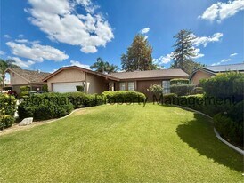 6917 Natchitoches Way in Bakersfield, CA - Building Photo