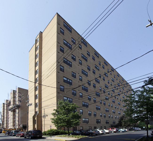 Lancaster House North in Lancaster, PA - Building Photo - Building Photo