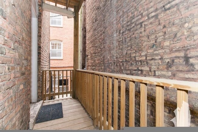 628 W Roscoe St in Chicago, IL - Building Photo - Building Photo