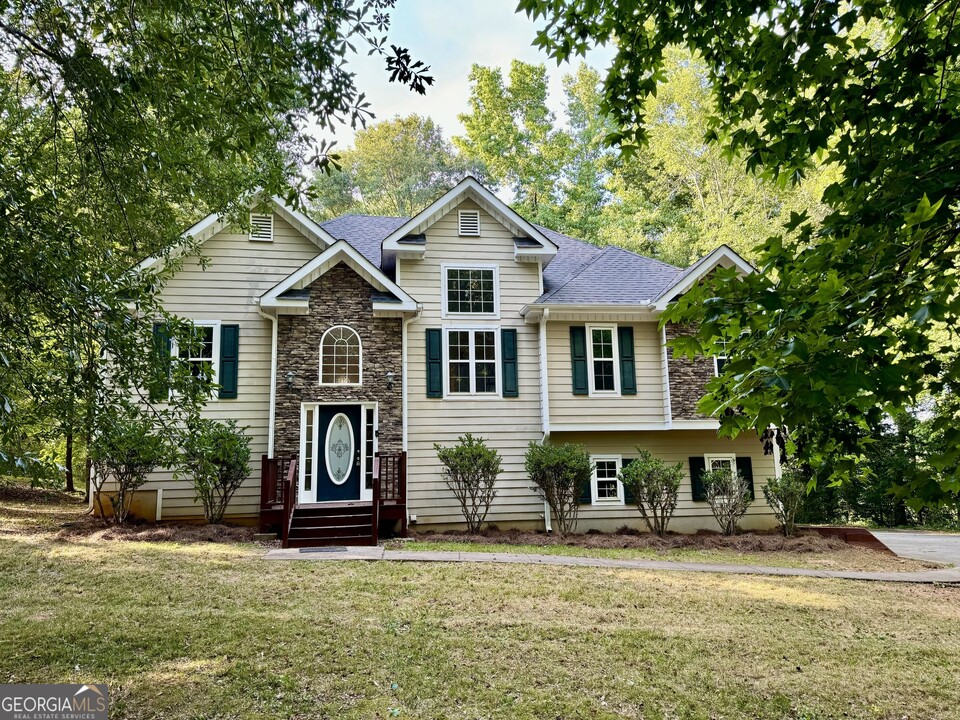 765 Plowshare Rd in Carrollton, GA - Foto de edificio