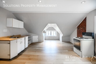 11 Gibson Ave in Hamilton, ON - Building Photo - Building Photo