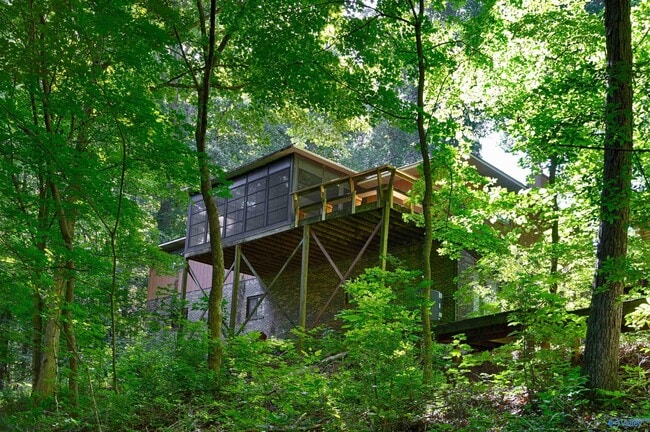 property at 286 Springhill Rd NW