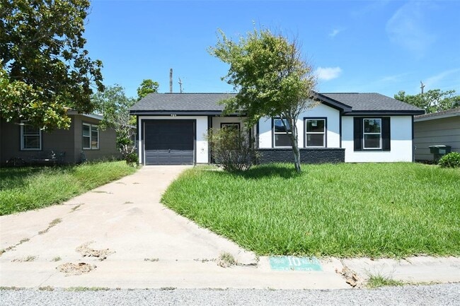 property at 10 Gulf Ln