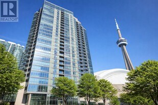 3 Navy Wharf Ct in Toronto, ON - Building Photo