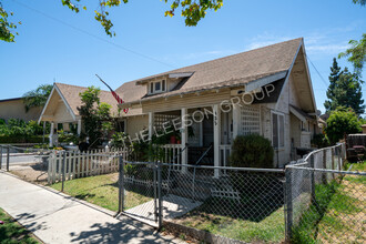 422 E Walnut St in Santa Ana, CA - Building Photo - Building Photo