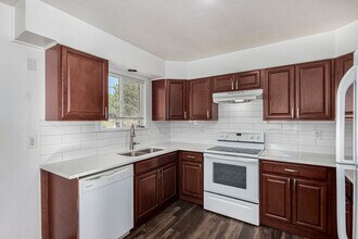 2060 W Iliff Ave in Englewood, CO - Building Photo - Building Photo