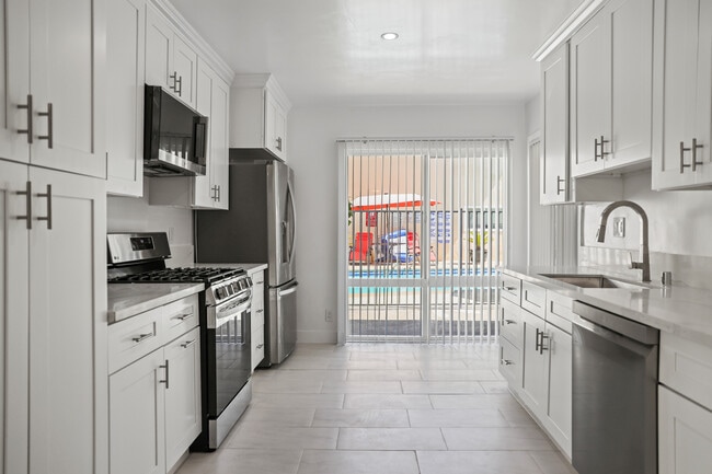 11680 Chandler Blvd, Unit 10
