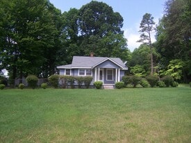 1617 Staley Rd in High Point, NC - Building Photo