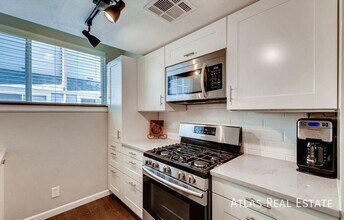1025 Jasmine St in Denver, CO - Building Photo - Building Photo