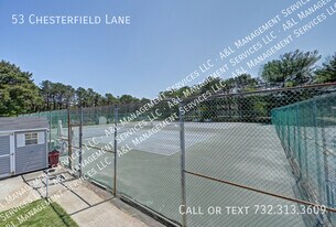 53 Chesterfield Ln in Toms River, NJ - Building Photo