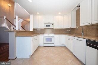 234 Lookout Pl in Wayne, PA - Building Photo - Building Photo