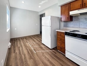 2836 S Burdick St in Kalamazoo, MI - Building Photo - Building Photo