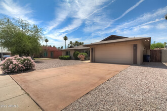 1737 E Pebble Beach Dr in Tempe, AZ - Building Photo - Building Photo