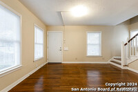 325 Natalen Ave in San Antonio, TX - Building Photo - Building Photo