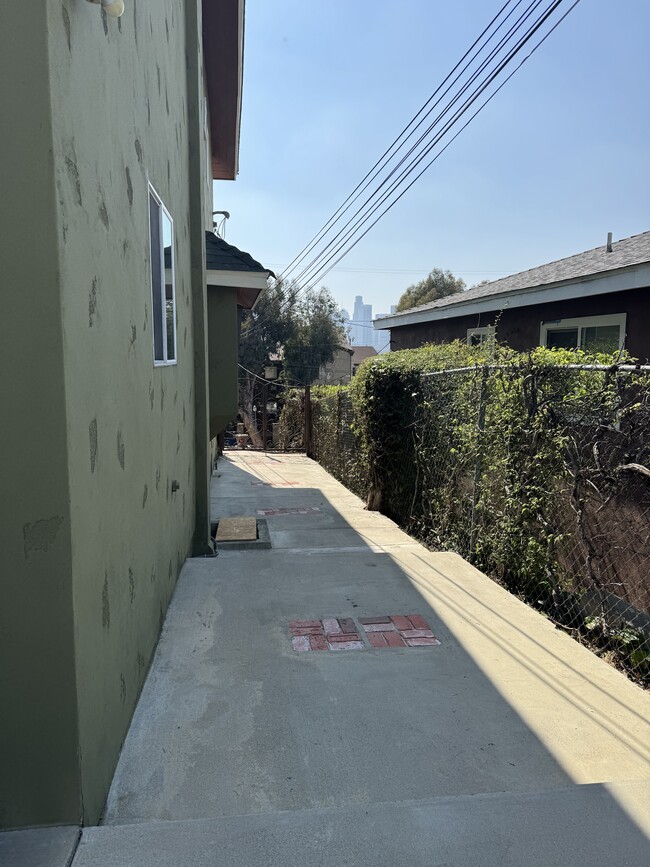 1315 Pennsylvania Ave, Unit Back Apartment in Los Angeles, CA - Building Photo - Building Photo