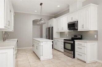 18 N 49th St in McAllen, TX - Building Photo - Building Photo