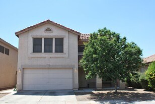 1554 S Danielson Way in Chandler, AZ - Building Photo